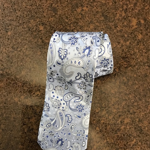 Geoffrey Beene Classic Necktie - Picture 2 of 3